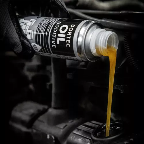 Häll Bortec en av JLM Lubricants bästa motortillsats till motoroljan vid varje oljebyte