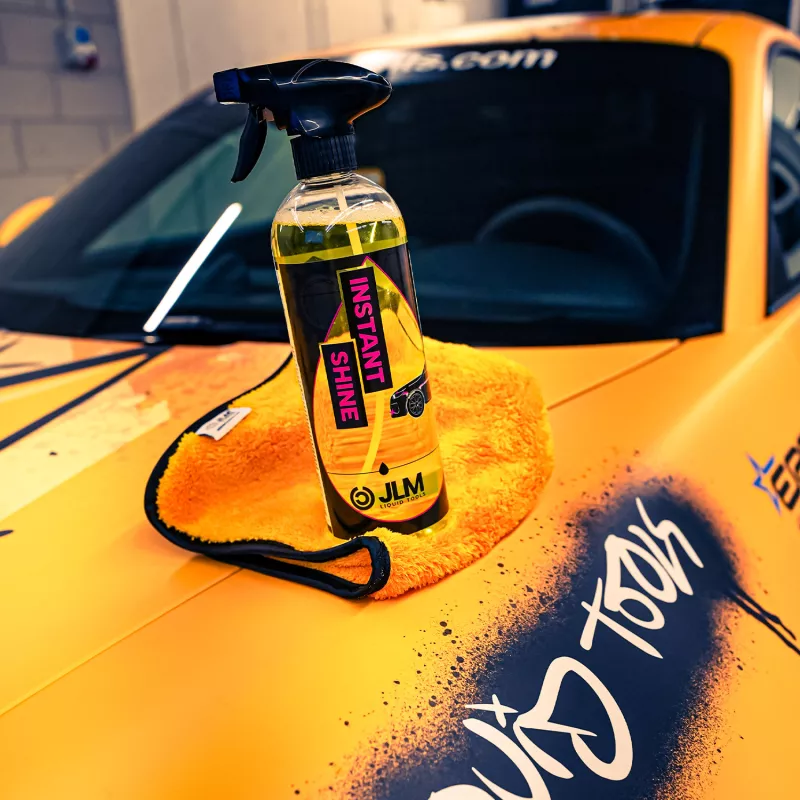 Ge bilen en perfekt glans med JLM Instant Shine