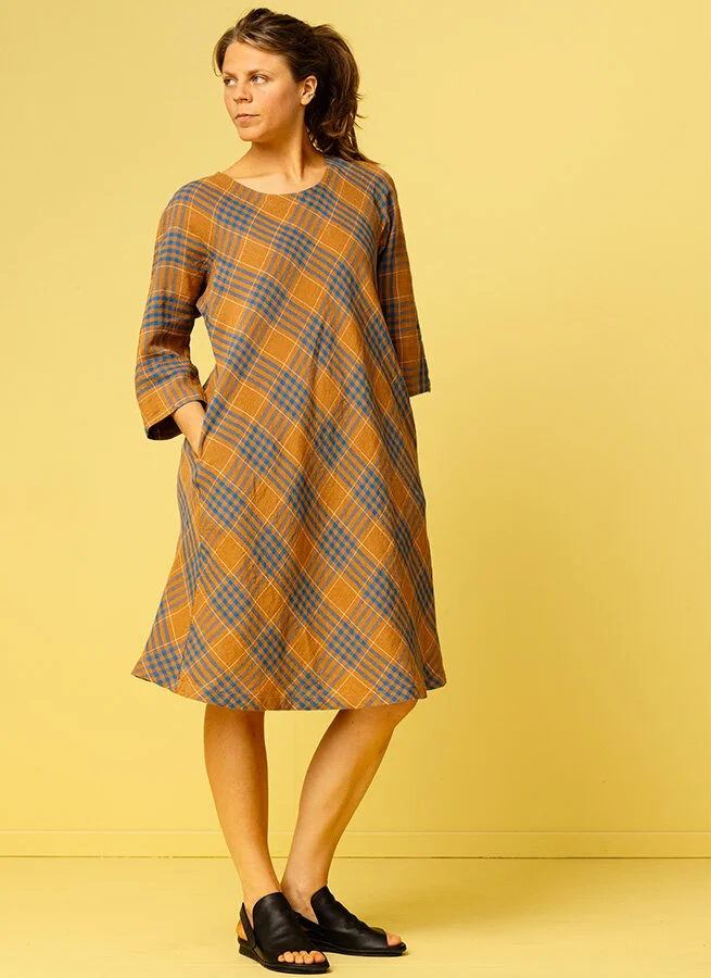 AMIKA linneklänning Koppar Ruta