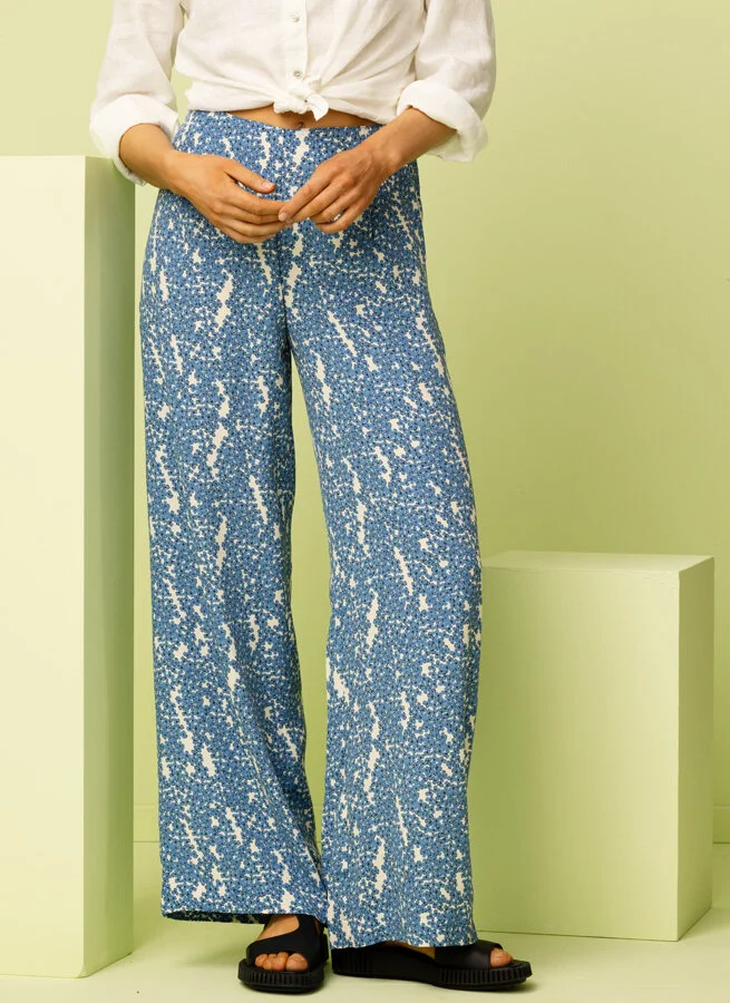 BEATA viskosbyxa Blå Blom
