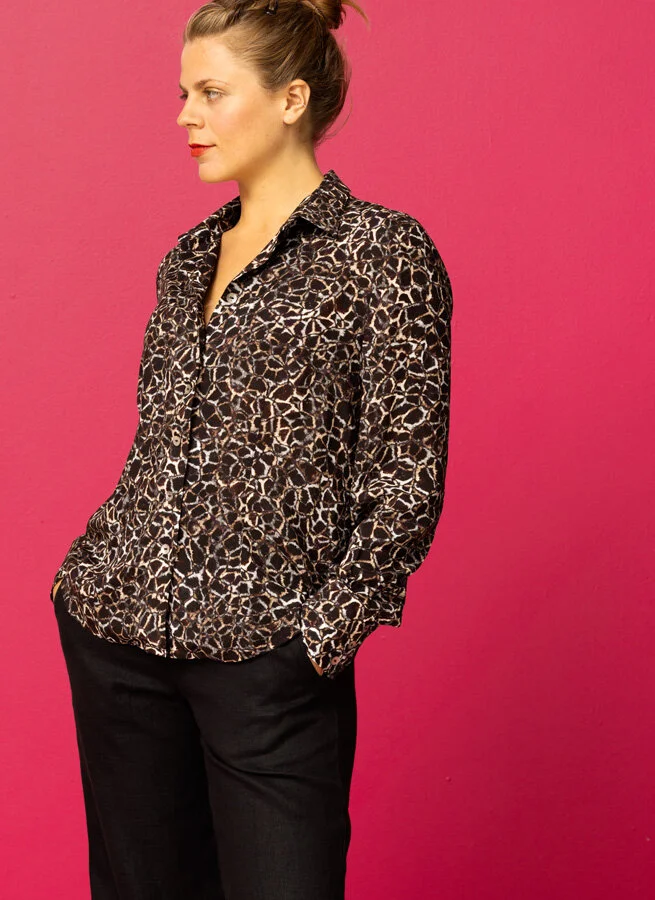 CARA viskosblus Footprint