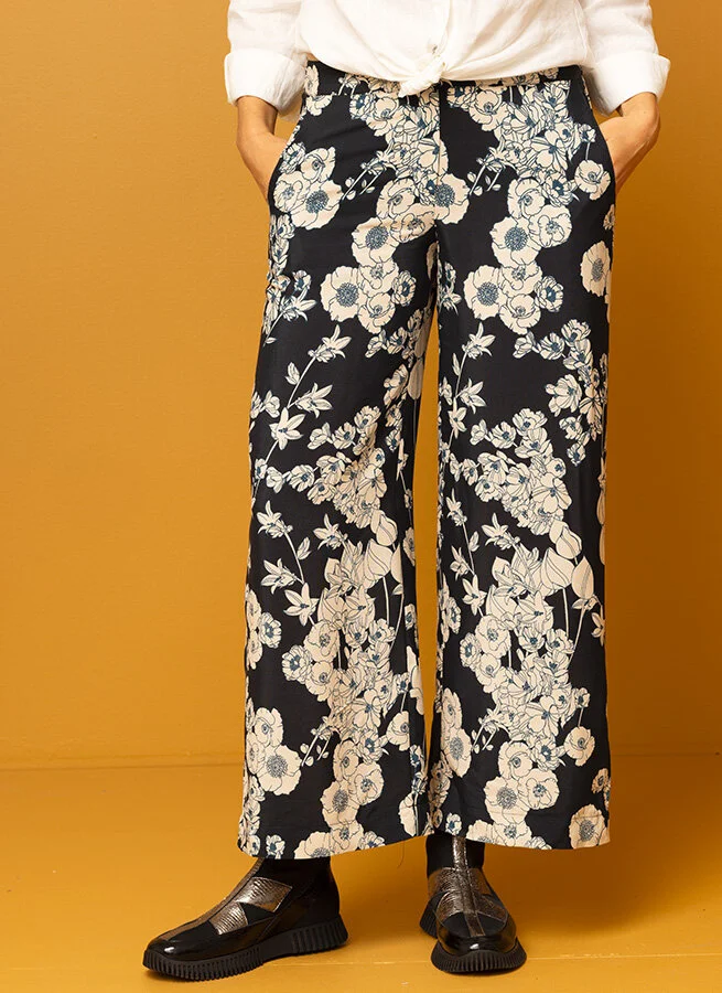 CARLOTTA byxor Brosch