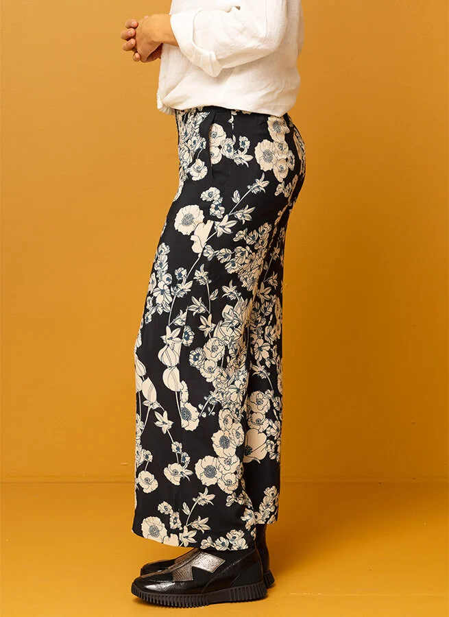 CARLOTTA byxor Brosch