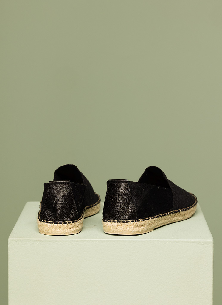 Svarta espadrillos tyg