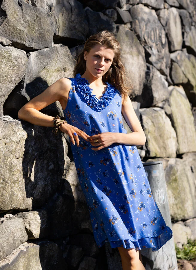 MANARA viskosklänning Star