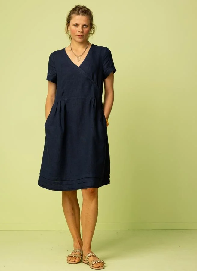 MÅRRAN linneklänning Marin