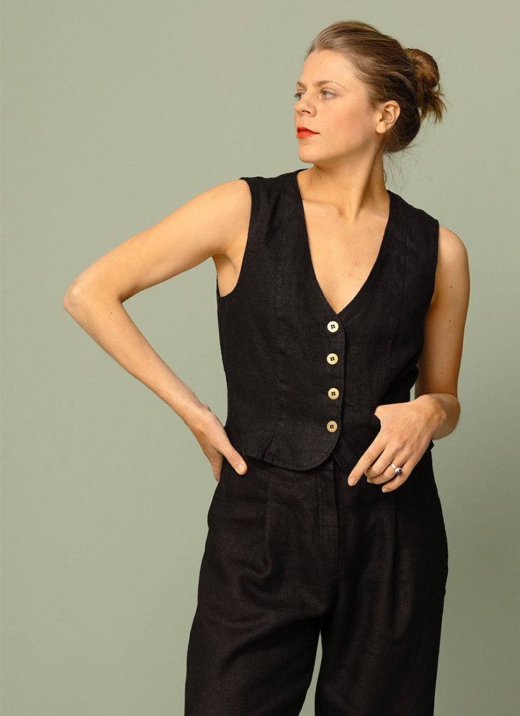 MORRIS linneväst Svart