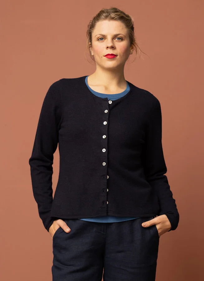 NIKOLINA Merinokofta Bläck