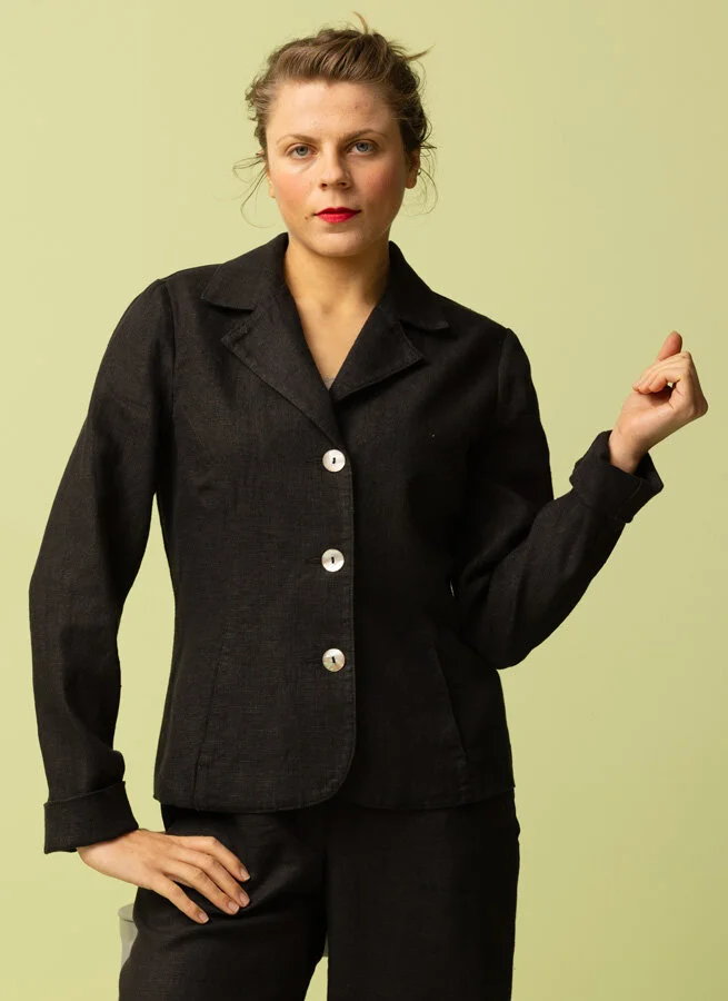 PAULINA linnekavaj Svart