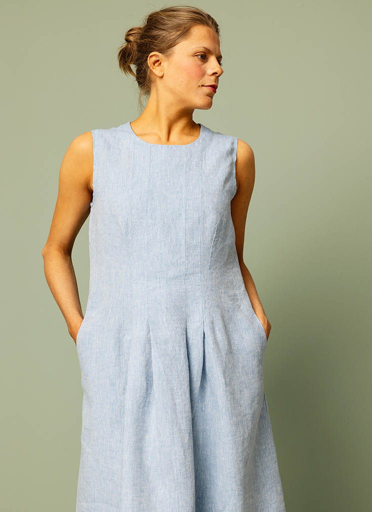 SARA linneklänning ljusblå