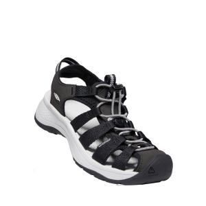 Den lätta, svart och vita sandalen Keen W Astoria West Sandal med bred läst sedd från sidan.