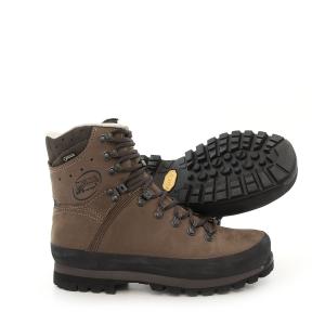 Ett par av den extra breda versionen av vandringskänga Meindl Island