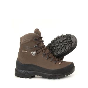 Ett par av den bruna vandringskängan Crispi Nevada Gtx