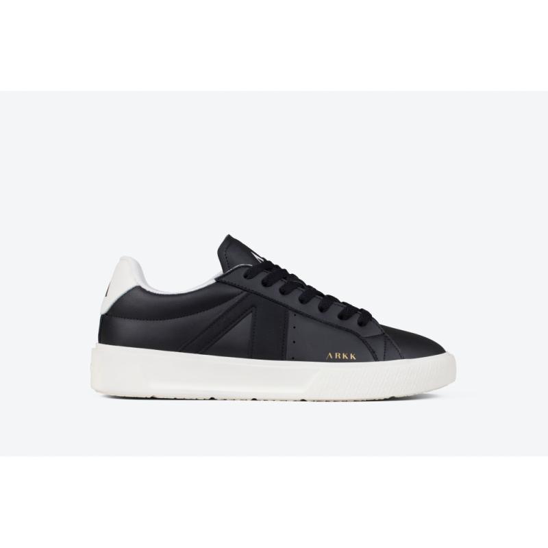 ESSENCE SNEAKER BLACK ARKK