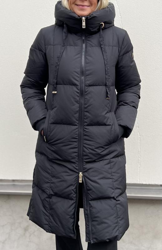 MMNOVA SQUARE DOWN COAT BLACK MOSMOSH