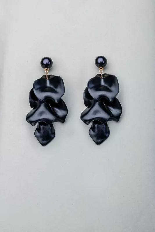 PEARL LEAF EARRINGS BLACK BOW19