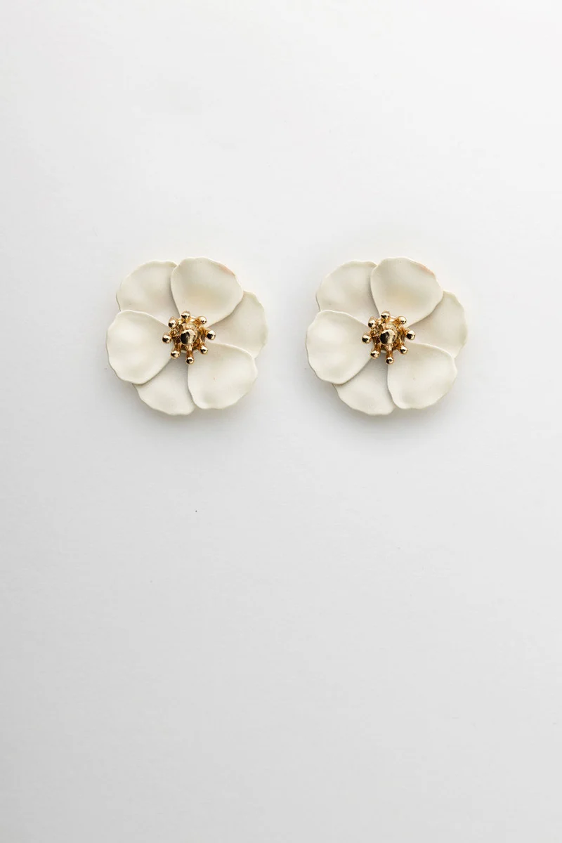 FLOWER SMALL EARRINGS LIGHT BUTTER YELLOW BOW19