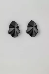 LIP EARRINGS BLACK PEARL S BOW 19