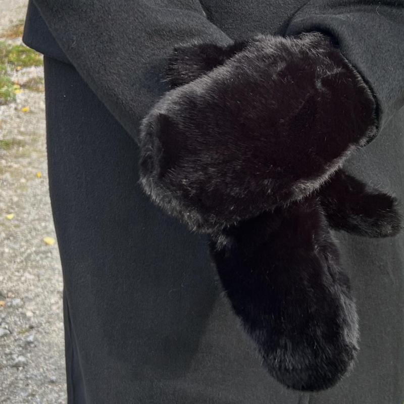 ISABELCC FUR MITTEN BLACK CO'COUTURE