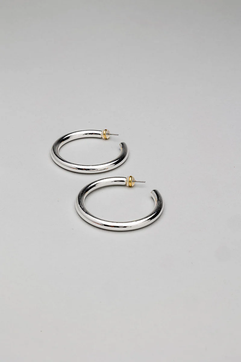 SAMANTHA SILVER HOOPS MEDIUM BOW19