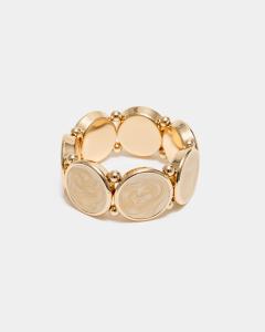 AVA PEARL ELASTIC BRACELET GOLD W PEARL SAND BOW19