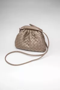 DUMPLING BAG BRAIDED TAUPE BOW19