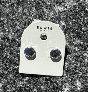AVA PETITE STUD SILVER BOW19