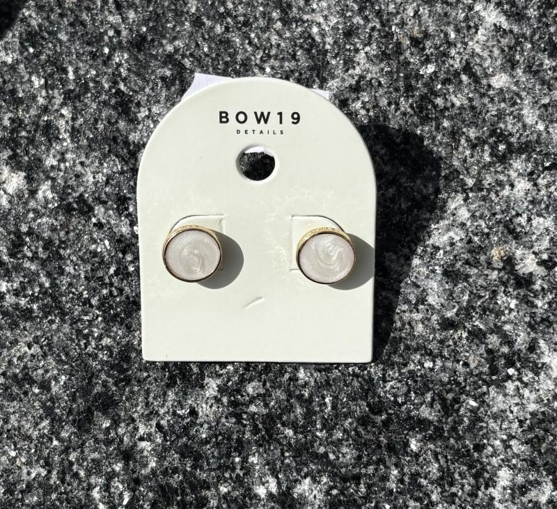 AVA PETITE PEARL STUDS GOLD W PEARL WHITE BOW19