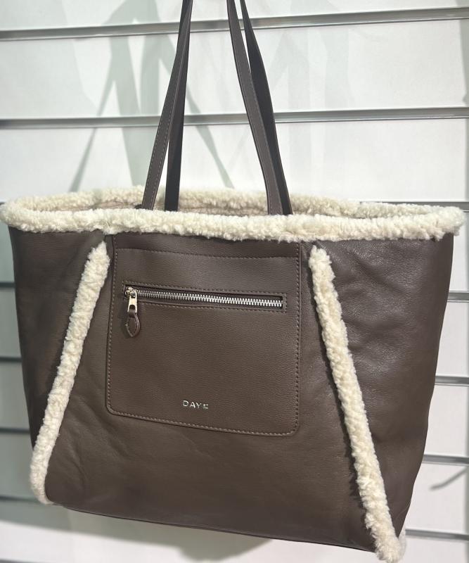 DAY FUX SHEARLING TOTE MAJOR BROWN ET BY DAY BIRGER ET MIKKELSEN