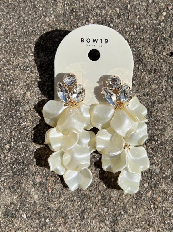 LEAF STONE EARRINGS OFFWHITE BOW19