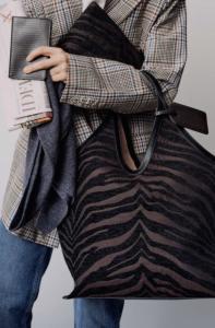 DAY ZEBRA TOTE COFFEE BEAN DAY ET