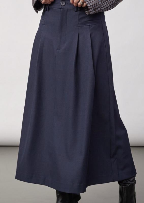 LUNACC NEW POCKET PLEAT SKIRT NAVY CO'COUTURE