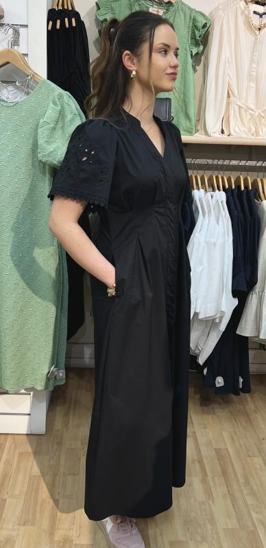 POPPYCC EMB PLEAT DRESS BLACK CO'COUTURE