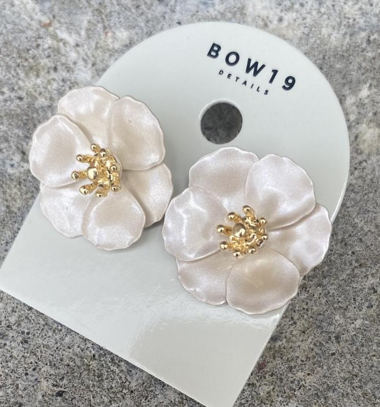 FLOWER SMALL EARRINGS BEIGE PEARL BOW19