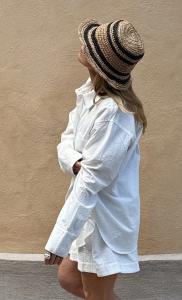 ALLURE SHORTS CRISP COTTON IVORY STRIPE A PART OF THE ART