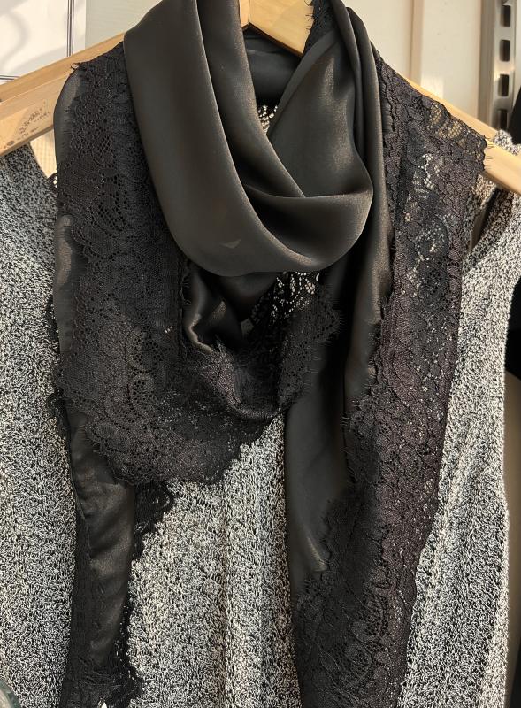 LOUISE LACE SCARF BLACK BOW19
