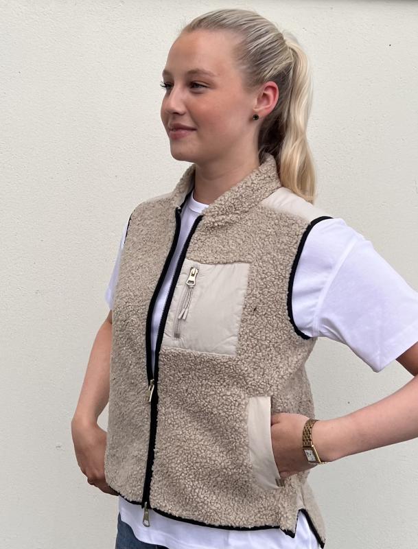MMROWE ELI TEDDY VEST FEATHER GRAY MOSMOSH