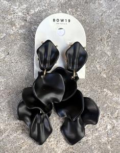 LEAF EARRINGS PEARL BLACK BOW19