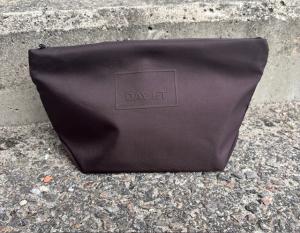 DAY-RE MONO POUCHY S CHOCOLATE PLUM DAY ET