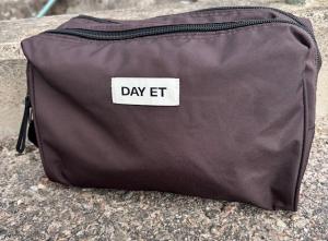 DAY GWENETH RE-S WASHBAG L CHOCOLATE PLUM DAY ET