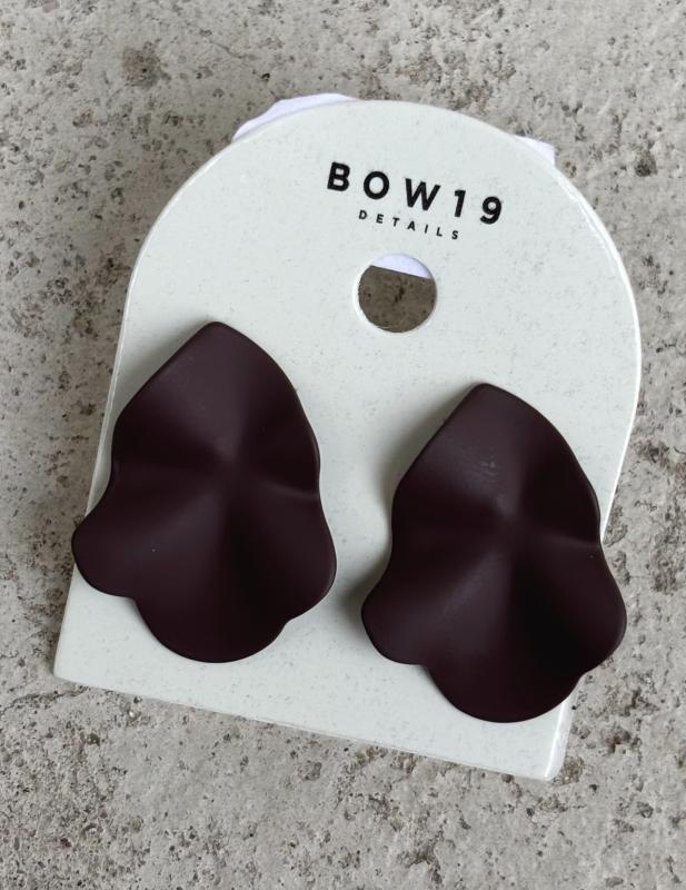 LIP EARRINGS SMALL BROWN MATT BOW19
