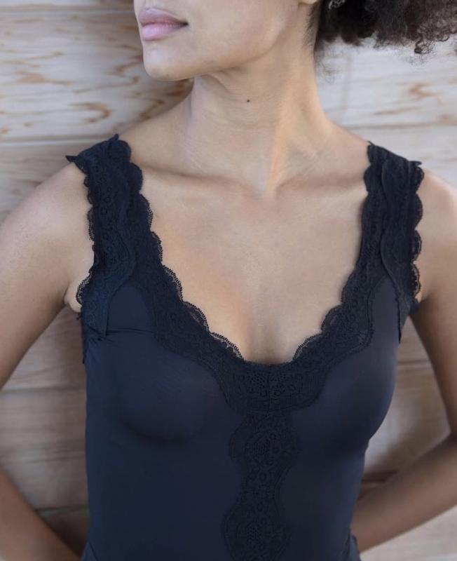 FRIDA TOP BLACK MILOOK