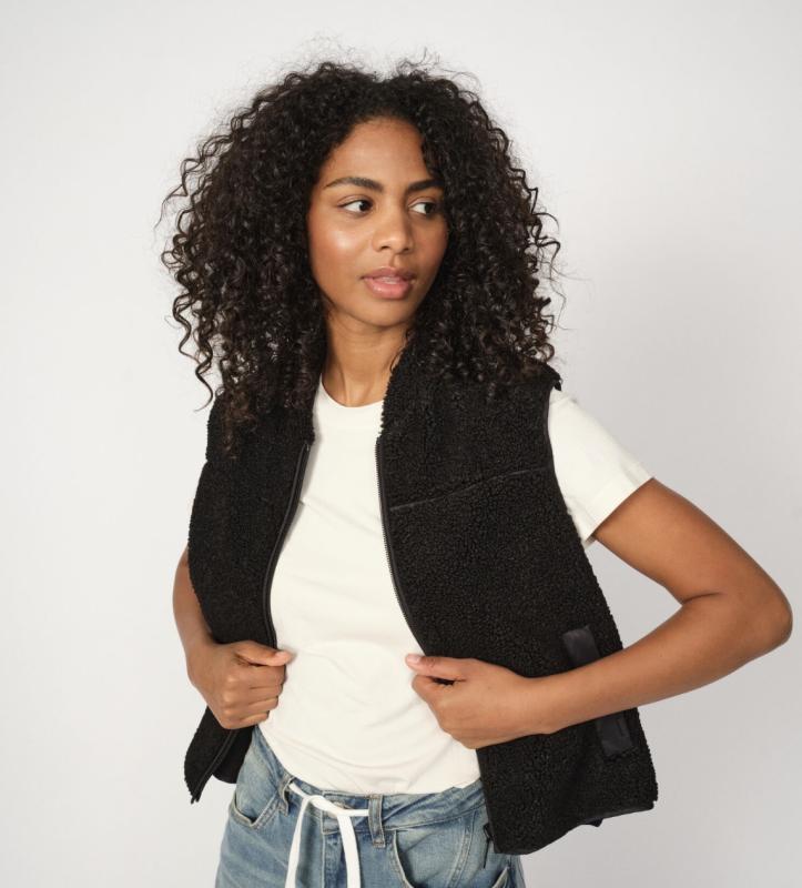 MMMANJA DOWN VEST BLACK MOSMOSH (kopia)