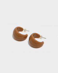 NOELLA HOOPS DARK CAMEL BOW19