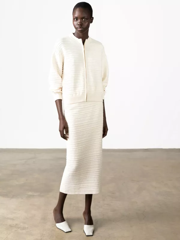 MAYIM PLEATED SKIRT PORCELAIN CREAM FRENCH CONNECTION