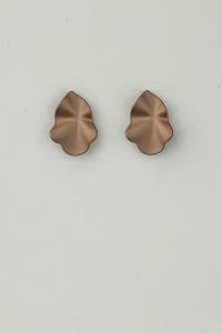 LIP EARRINGS SMALL NOUGAT BOW19