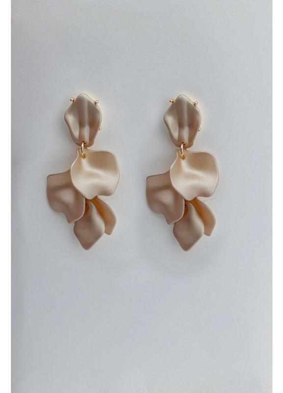 LEAF EARRINGS PEARL NOUGAT BOW19