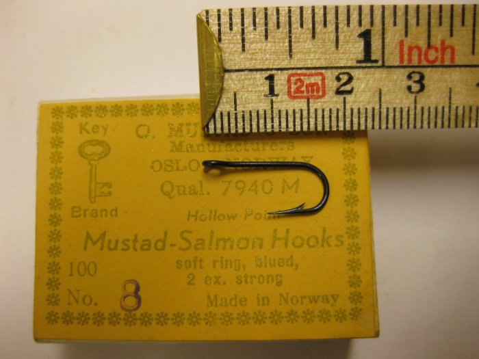 Mustad 7940M No.8 Salmon Round