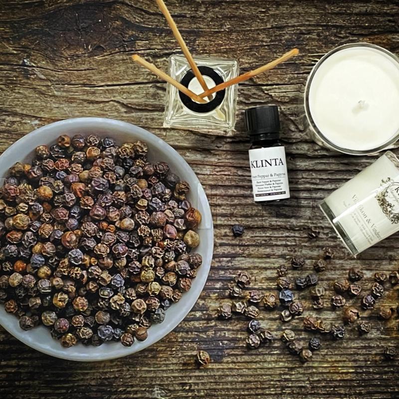 Black Peppar & Papyrus