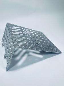 Skyddsplåt, bockad alum höger P25